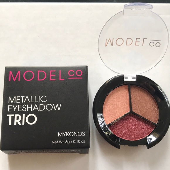 Metallic eyeshadow trio + free sample - Picture 3 of 5